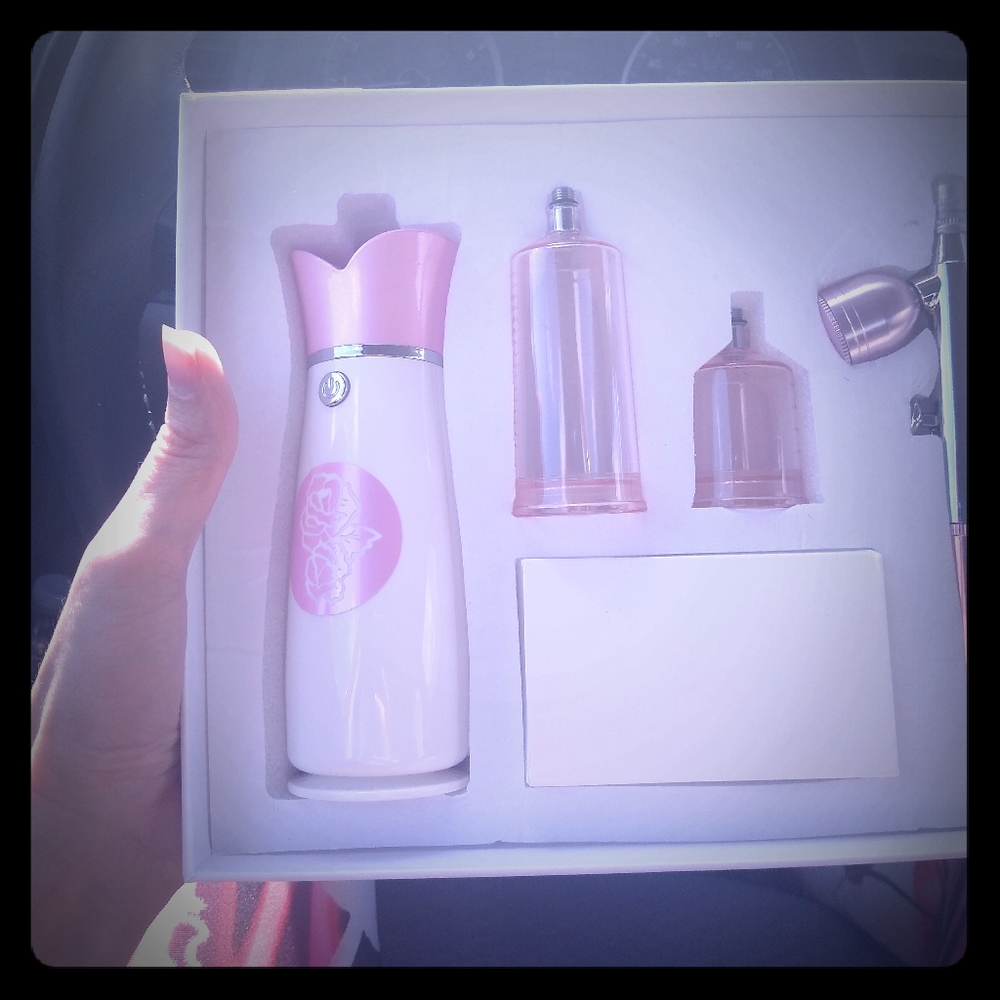 Airbrush Compressor/ Oxygen Facial/ Spray and Go🌹